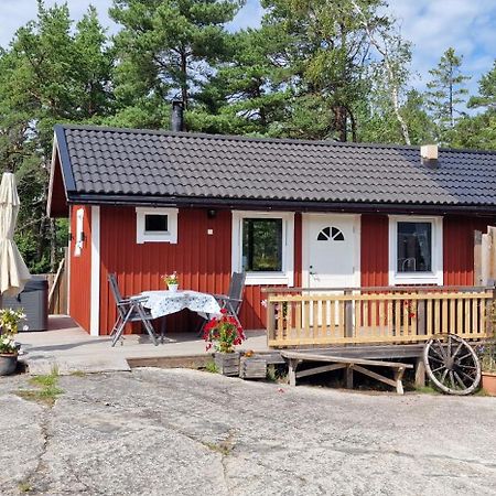Moeja Stuga I Stockholms Skaergard エクステリア 写真