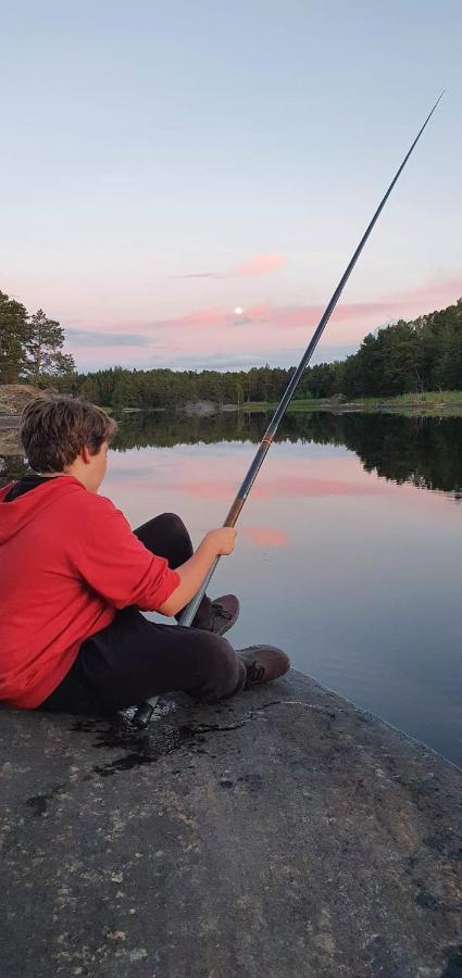 Moeja Stuga I Stockholms Skaergard エクステリア 写真