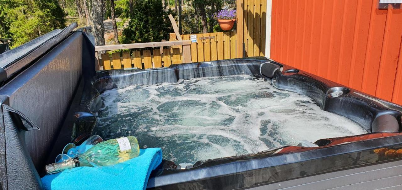 Moeja Stuga I Stockholms Skaergard エクステリア 写真