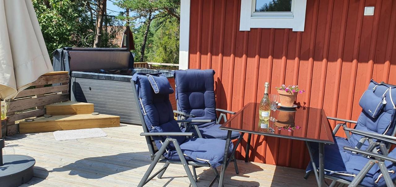 Moeja Stuga I Stockholms Skaergard エクステリア 写真